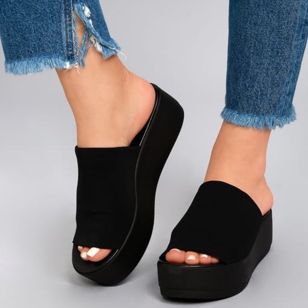 Steve Madden orginal “Slinky” platform